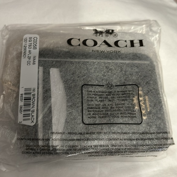 Coach Zip Card Case In Signature Canvas NWT - Picture 5 of 5